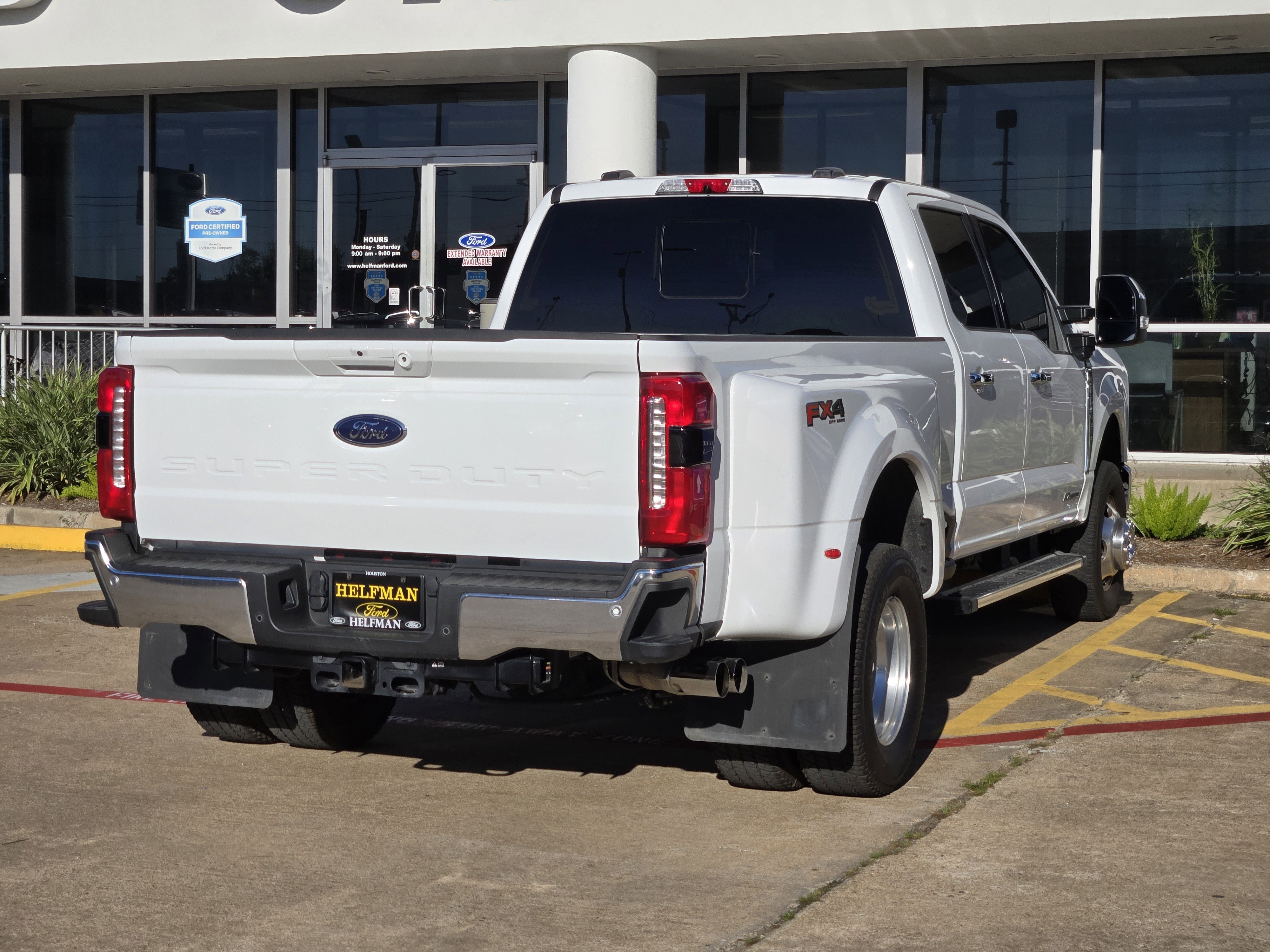 Used 2025 Ford F350 Lariat w/ Chrome Package image 3