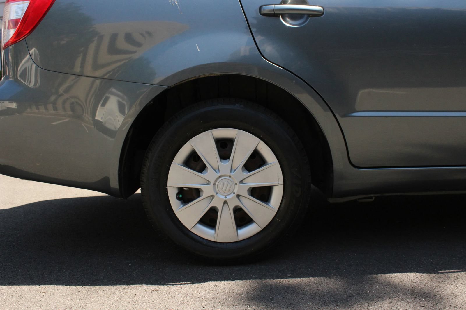 Used 2009 Suzuki SX4 Sedan FWD image 5
