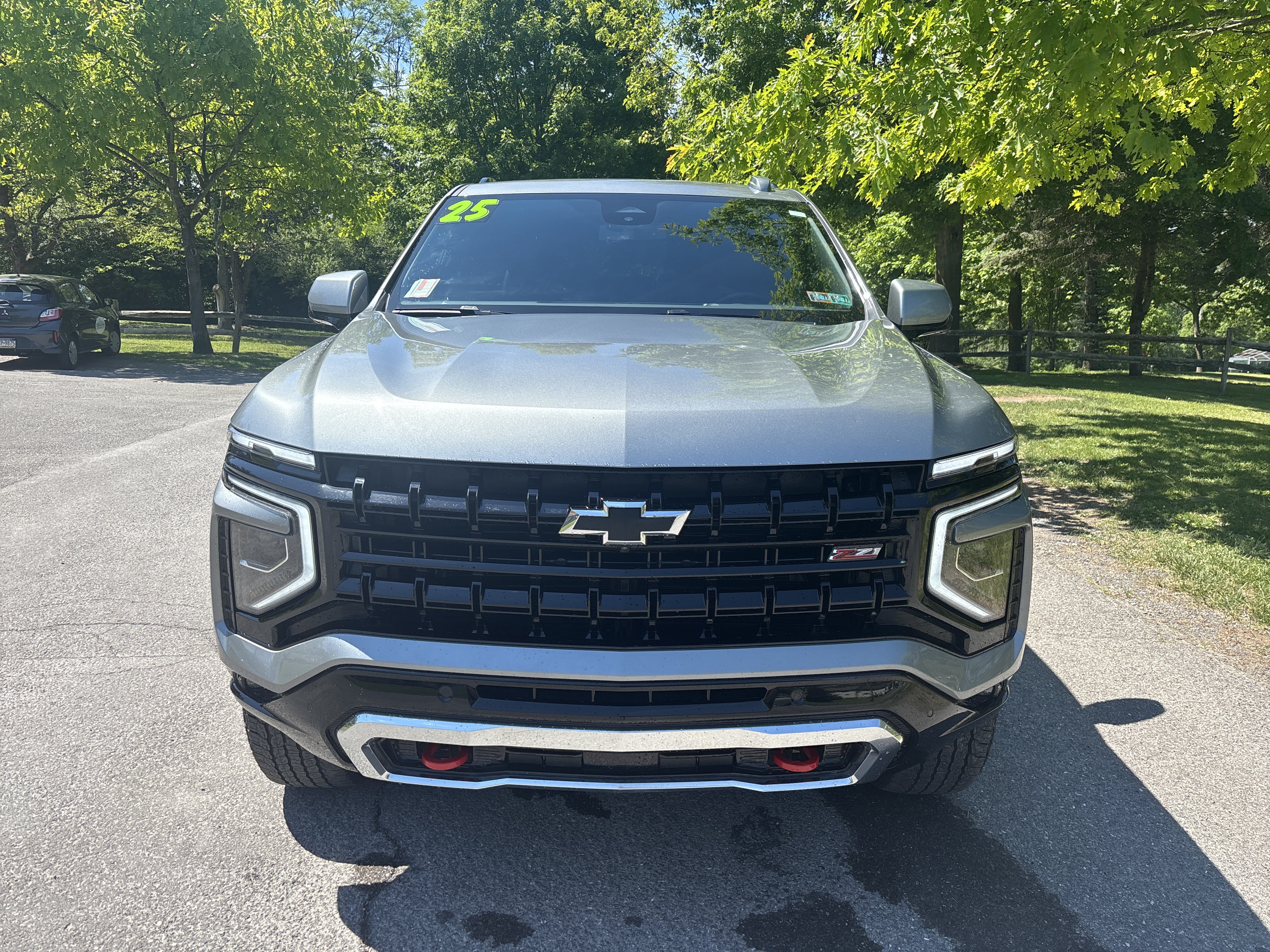 Used 2025 Chevrolet Tahoe Z71 AWD/4WD image 2