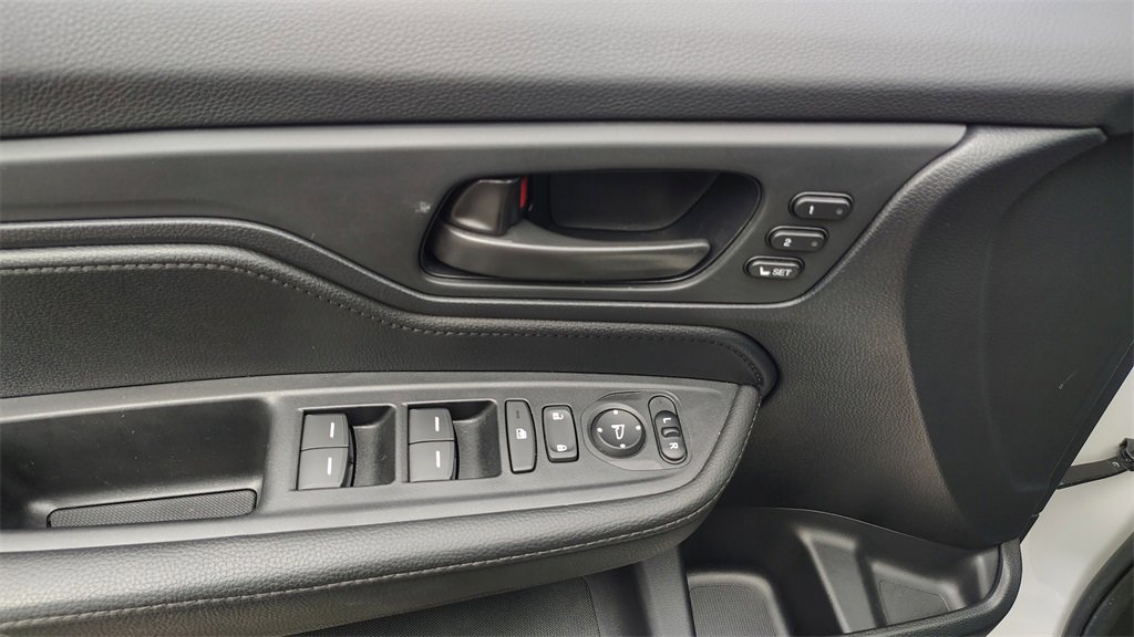 Used 2024 Honda Odyssey Sport image 9