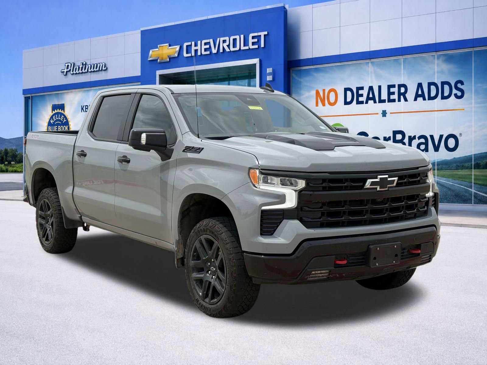 Used 2024 Chevrolet Silverado 1500 LT Trail Boss w/ LT Trail Boss Premium Package AWD/4WD image 1