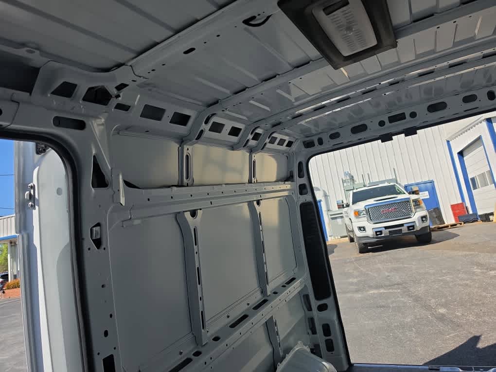 Used 2026 RAM ProMaster 2500 w/ Convenience Group FWD image 32