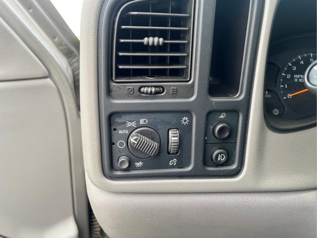 Used 2003 Chevrolet Silverado 2500 LT image 24