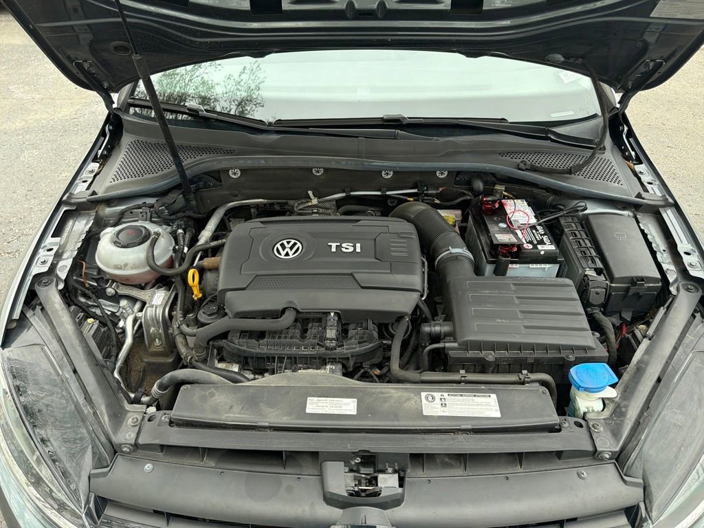 Used 2018 Volkswagen Golf SE image 26