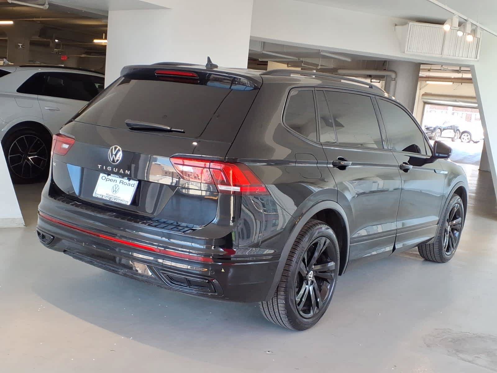Used 2023 Volkswagen Tiguan SE R-Line AWD/4WD image 4