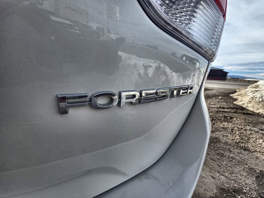 Used 2021 Subaru Forester Premium AWD/4WD image 19