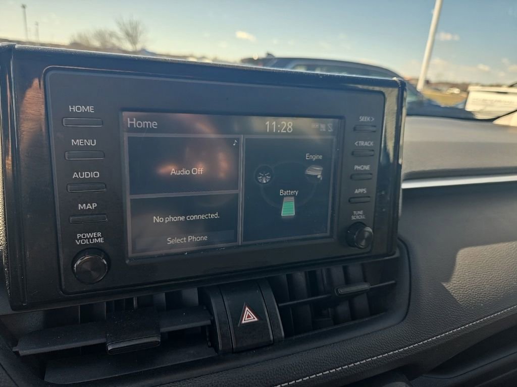 Used 2019 Toyota RAV4 LE image 18