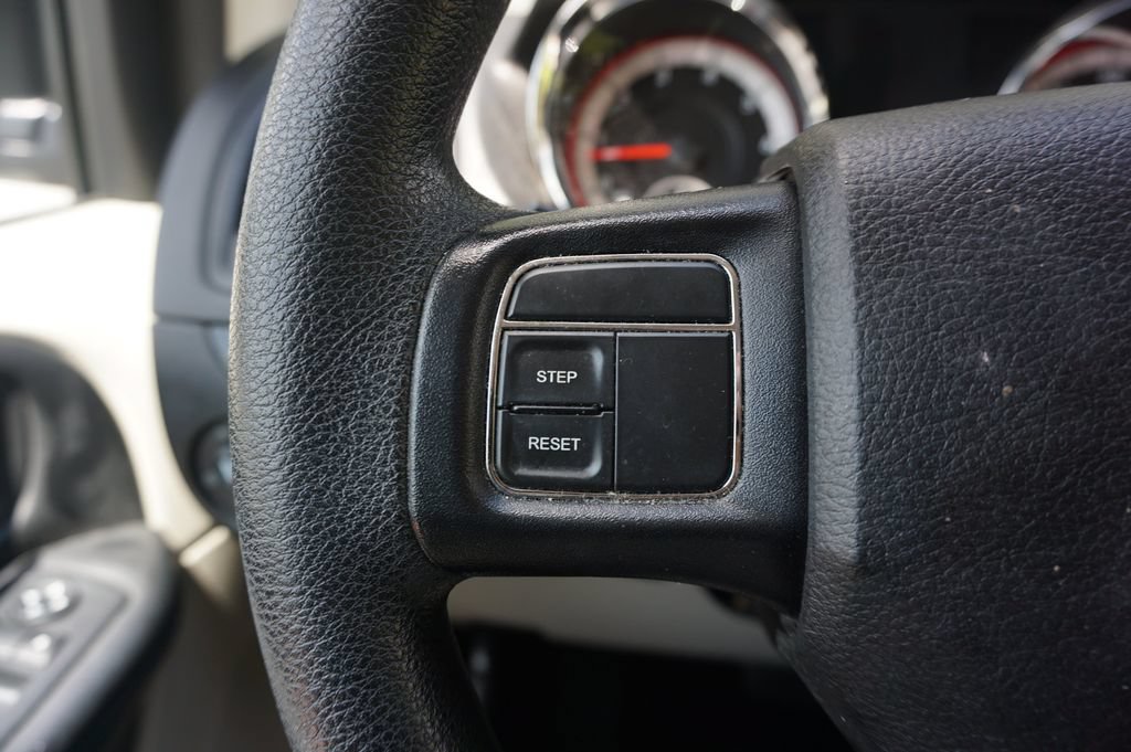 Used 2019 Dodge Grand Caravan SE FWD image 8