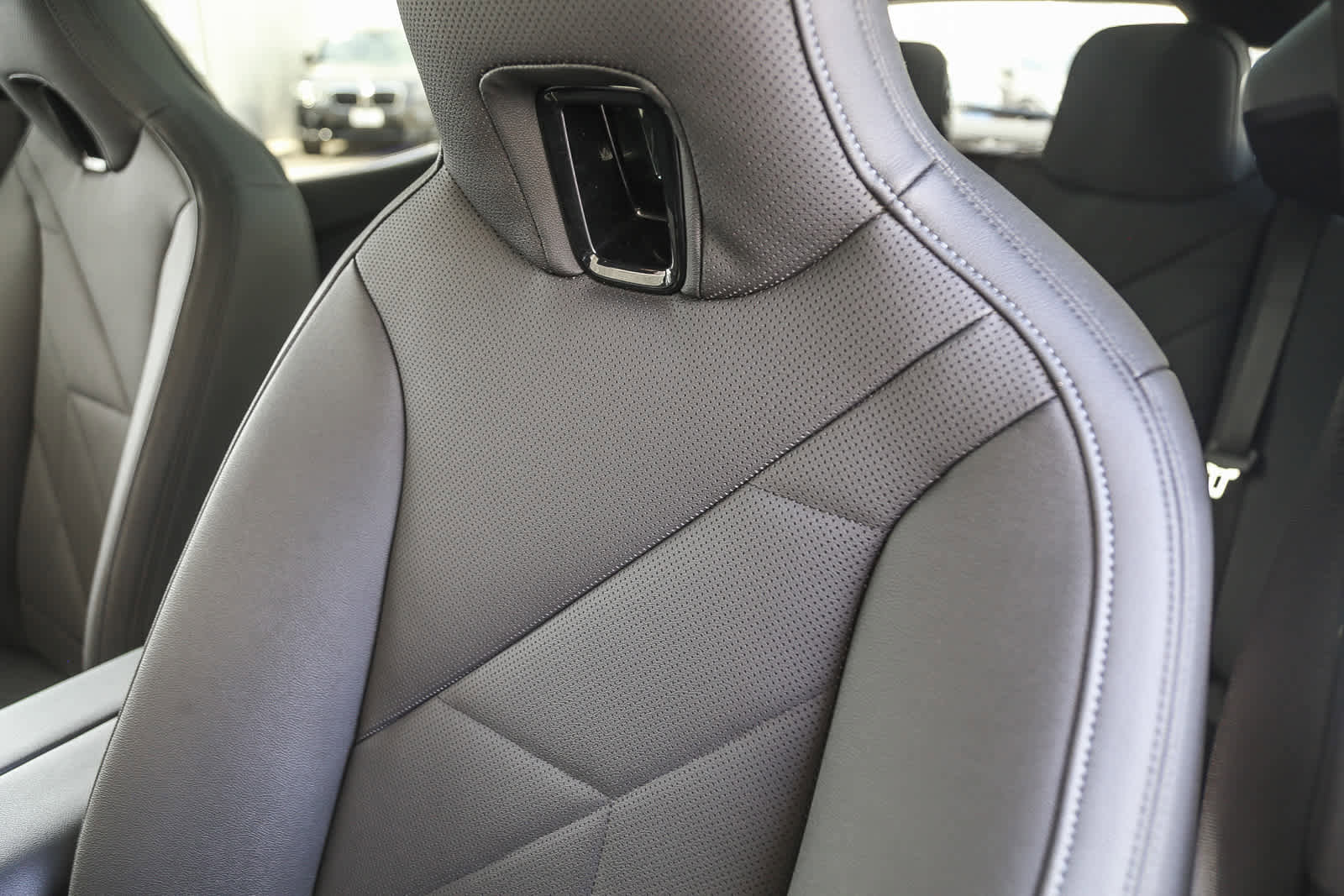 Used 2025 BMW iX xDrive50 image 21