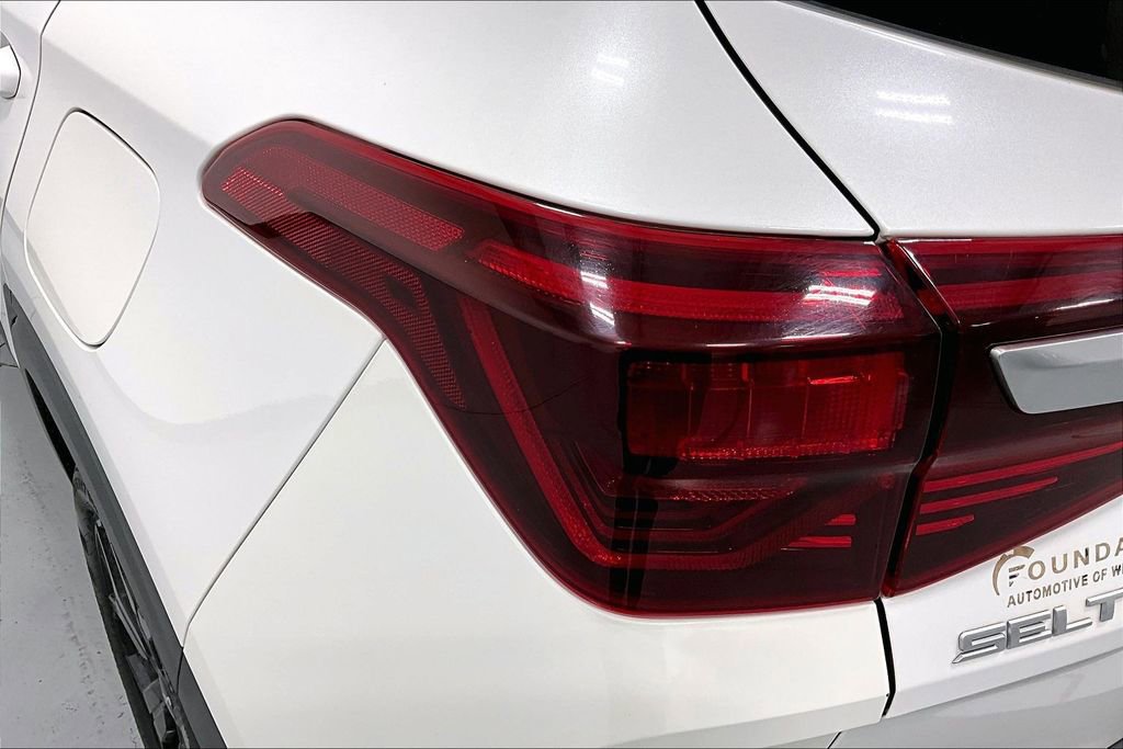 Used 2022 Kia Seltos EX image 39