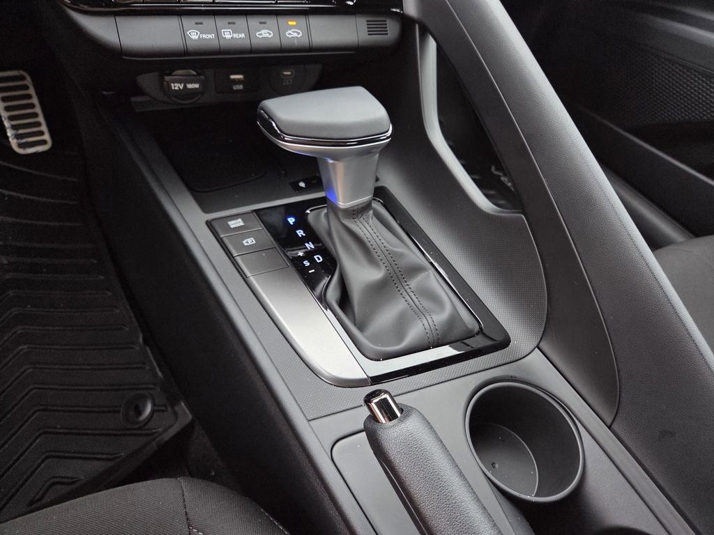 Certified 2025 Hyundai Elantra Sport FWD image 10