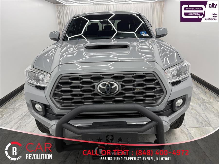 Used 2020 Toyota Tacoma TRD Sport w/ Blackout Package AWD/4WD image 3