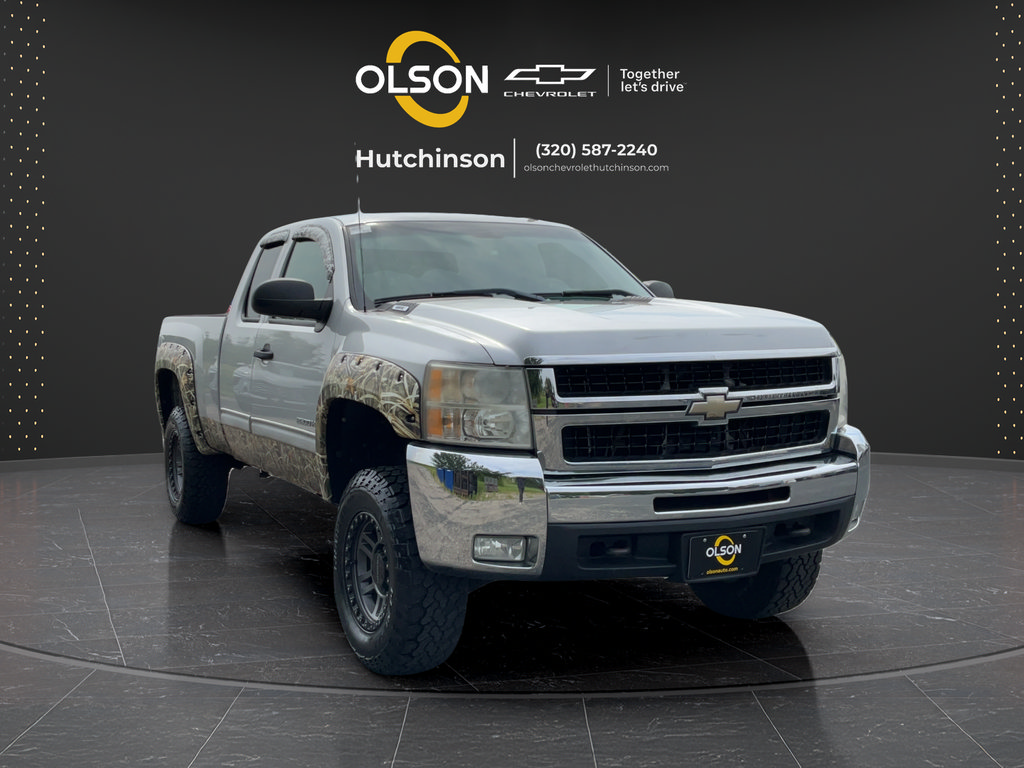 Used 2010 Chevrolet Silverado 2500 LT w/ Interior Plus Package AWD/4WD image 14