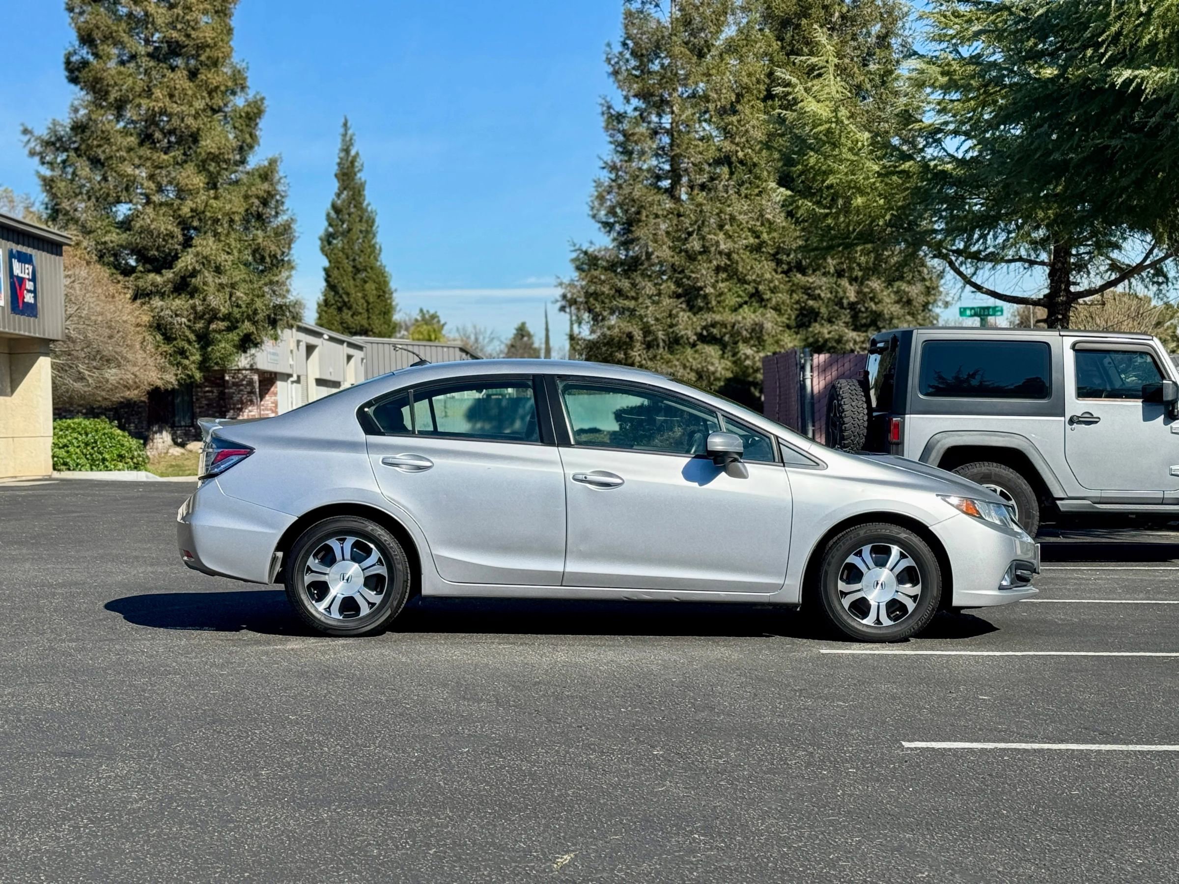 Used 2015 Honda Civic Hybrid Sedan image 2