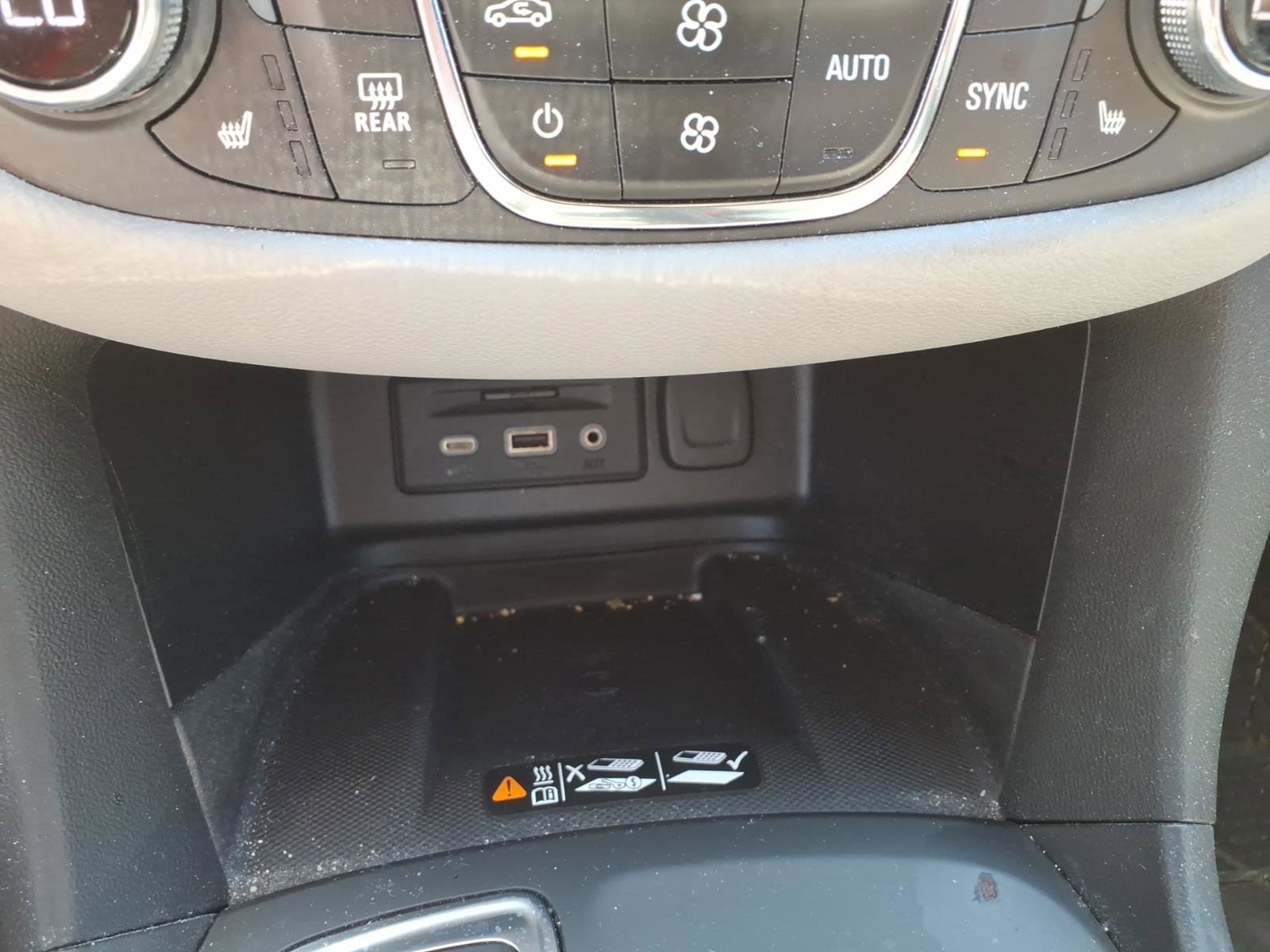 Certified 2021 Chevrolet Equinox Premier AWD/4WD image 17