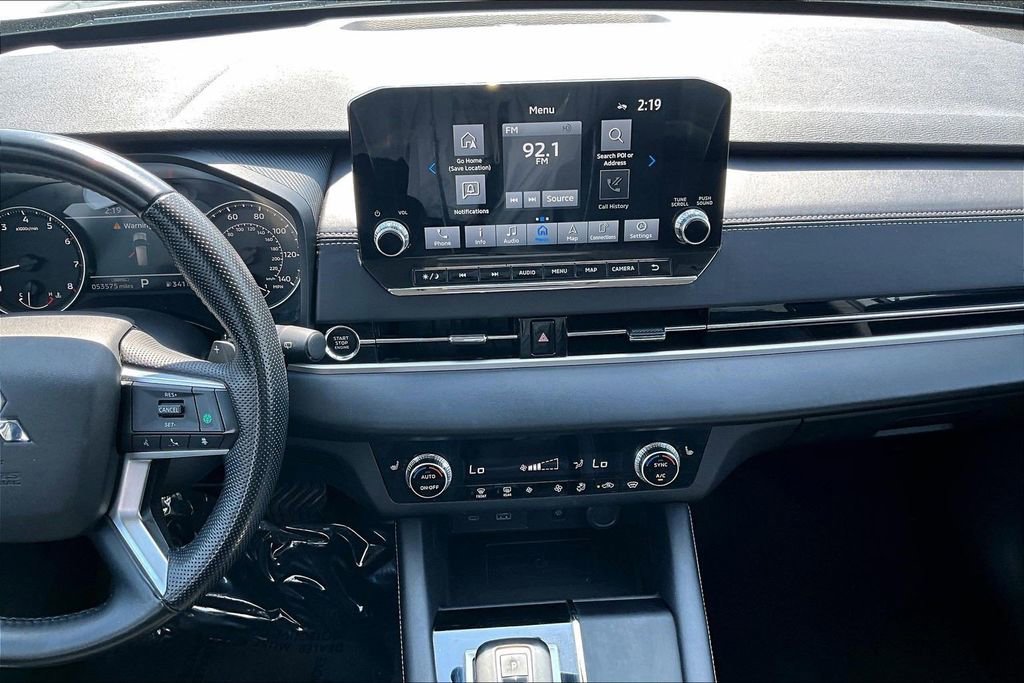 Used 2024 Mitsubishi Outlander SE Black Edition image 9