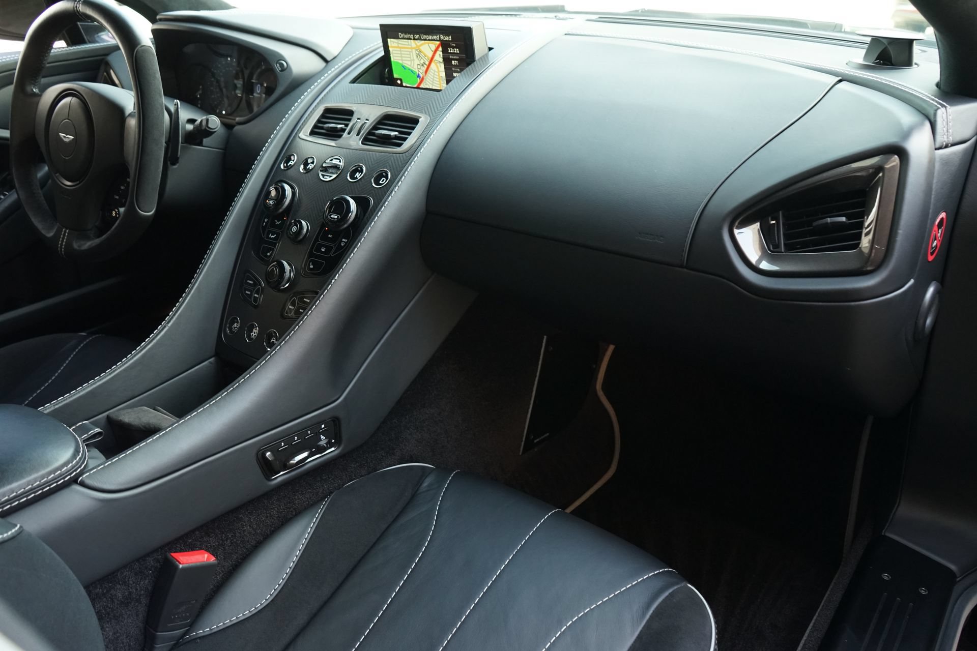 Used 2015 Aston Martin Vanquish Coupe RWD image 14