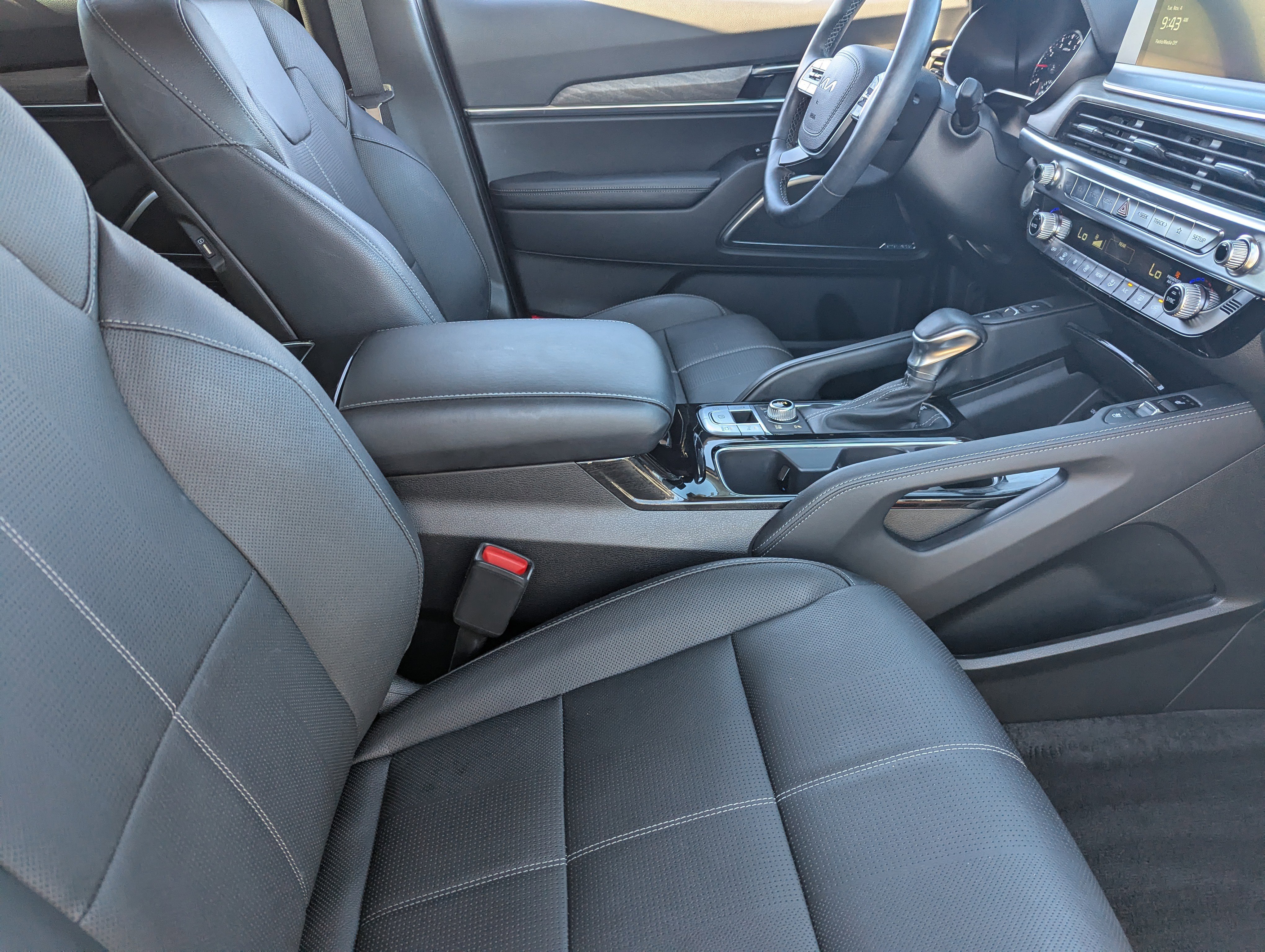 Certified 2022 Kia Telluride SX w/ Towing Package image 9