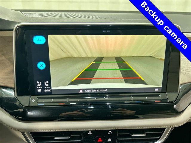 Certified 2025 Volkswagen Atlas SE image 21