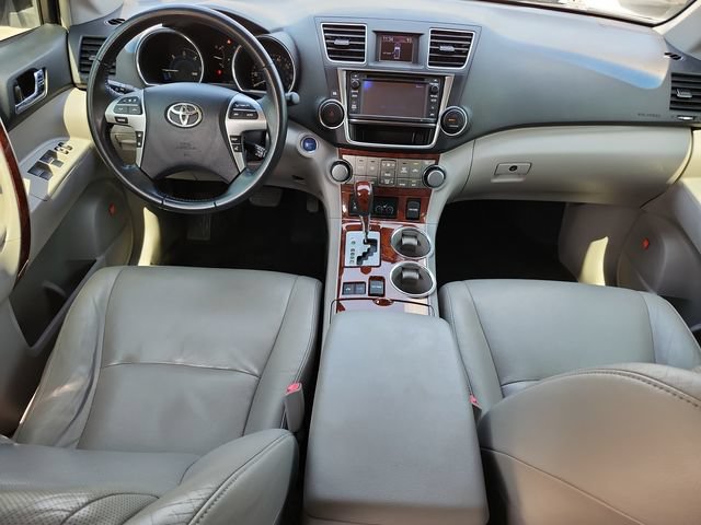 Used 2013 Toyota Highlander Limited AWD/4WD image 14
