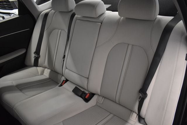 Used 2025 Hyundai Sonata SEL FWD image 7