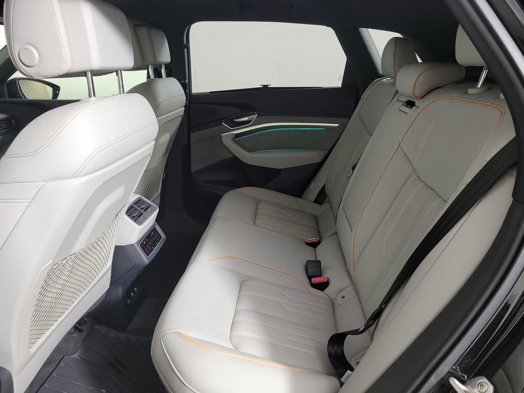 Used 2024 Audi Q8 e-tron Prestige w/ Prestige Package image 11
