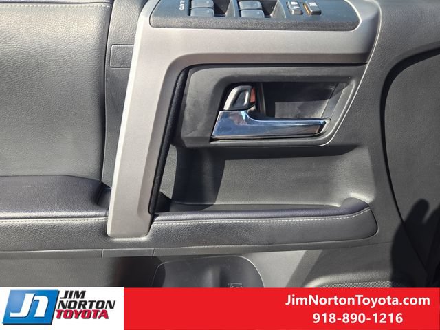 Used 2020 Toyota 4Runner SR5 Premium w/ Moonroof Package AWD/4WD image 25