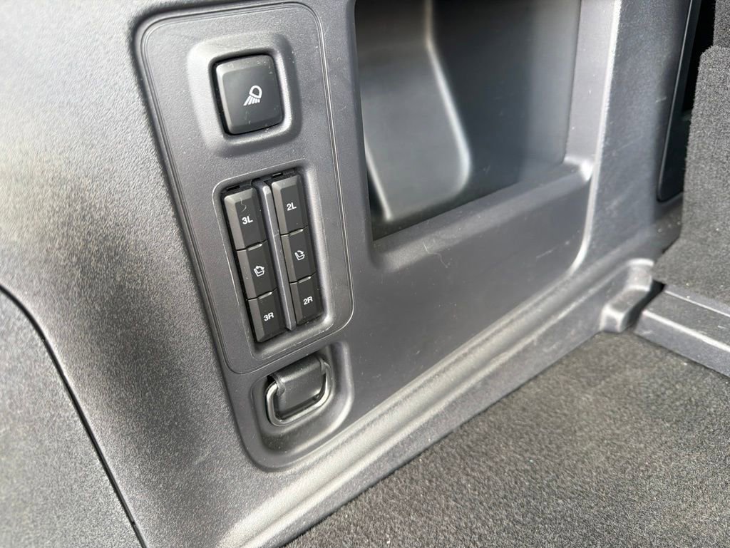 Used 2025 Ford Expedition Active AWD/4WD image 19