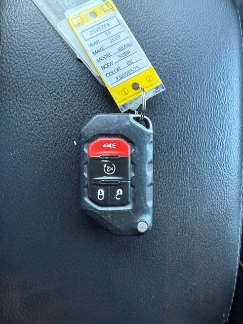 Used 2019 Jeep Wrangler Unlimited Sahara w/ Cold Weather Group image 34