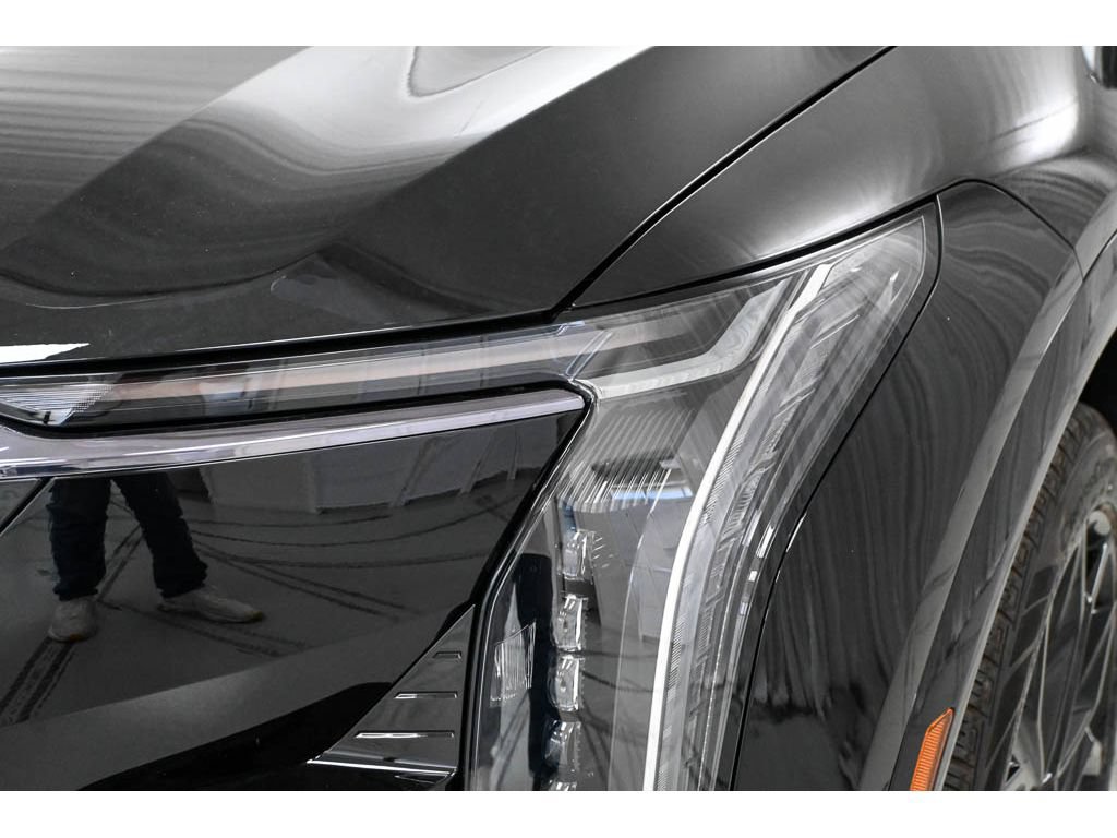 New 2027 Cadillac Optiq Premium Sport w/ LPO, ONYX Package AWD/4WD image 9