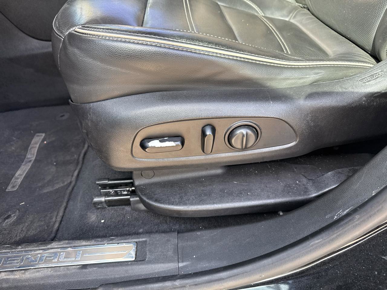 Used 2017 GMC Acadia Denali FWD image 13