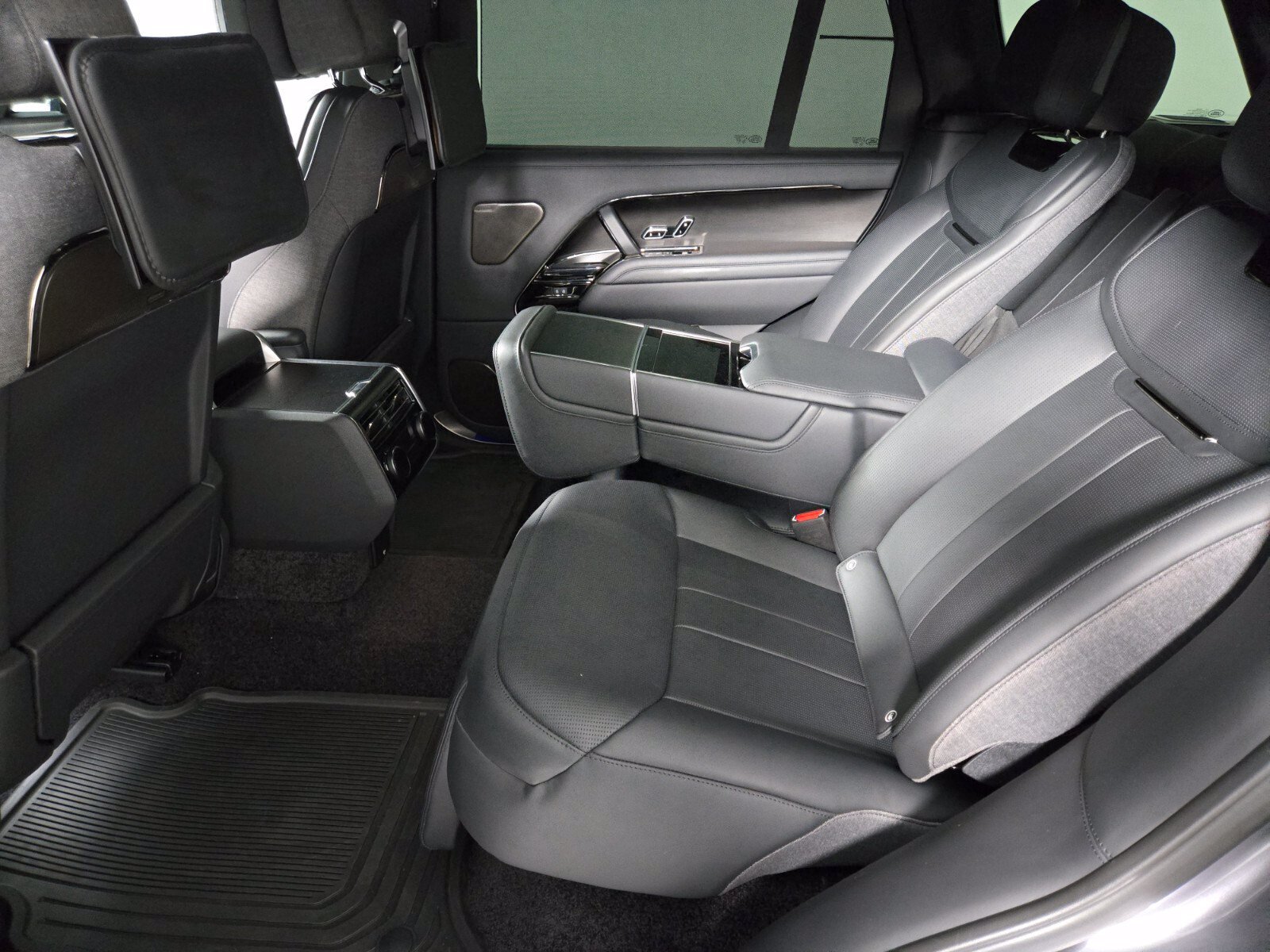 Used 2023 Land Rover Range Rover SV AWD/4WD image 5
