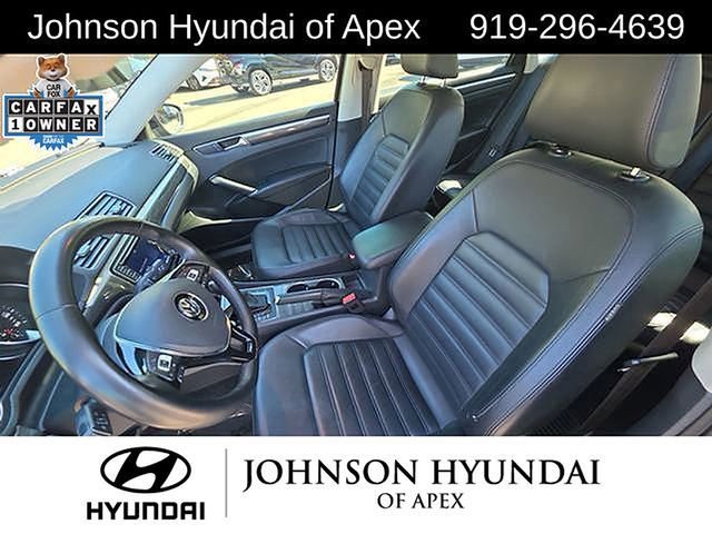 Used 2016 Volkswagen Passat 1.8T SEL Premium image 34