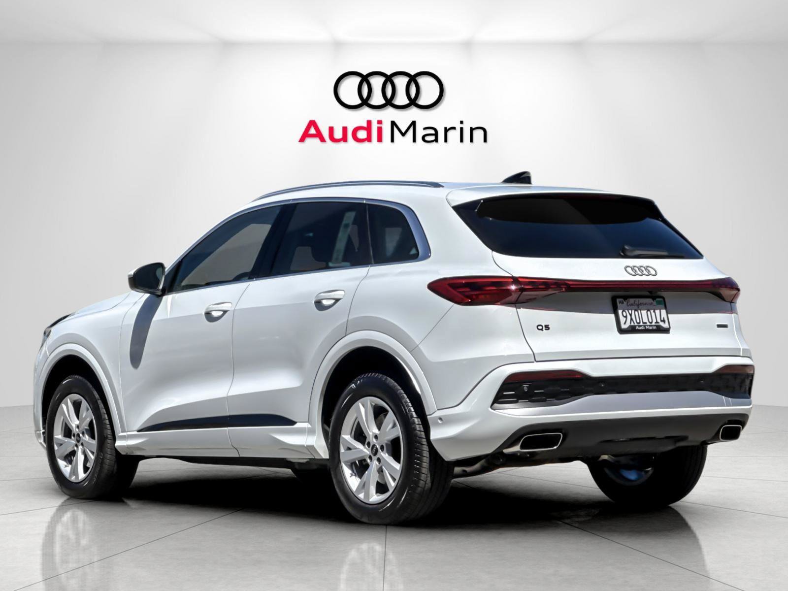 Used 2025 Audi Q5 Premium w/ Convenience Package AWD/4WD image 3