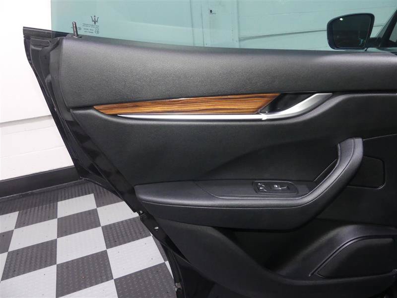 Used 2019 Maserati Levante AWD/4WD image 26