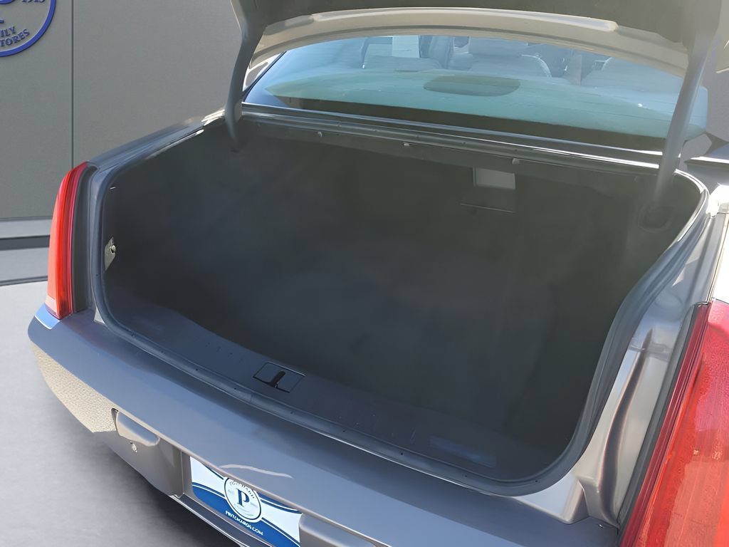 Used 2007 Cadillac DTS Luxury I w/ Sun And Sound Package FWD image 28