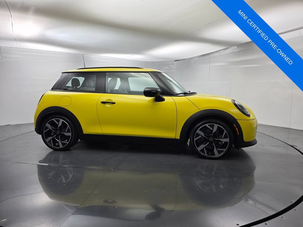Used 2025 MINI Cooper 2-Door Hardtop FWD image 3
