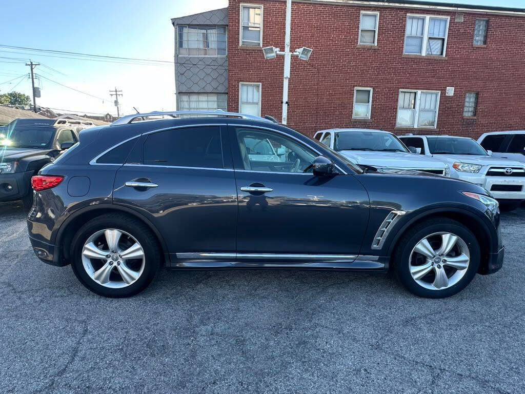 Used 2011 INFINITI FX35 AWD w/ Premium Pkg image 4