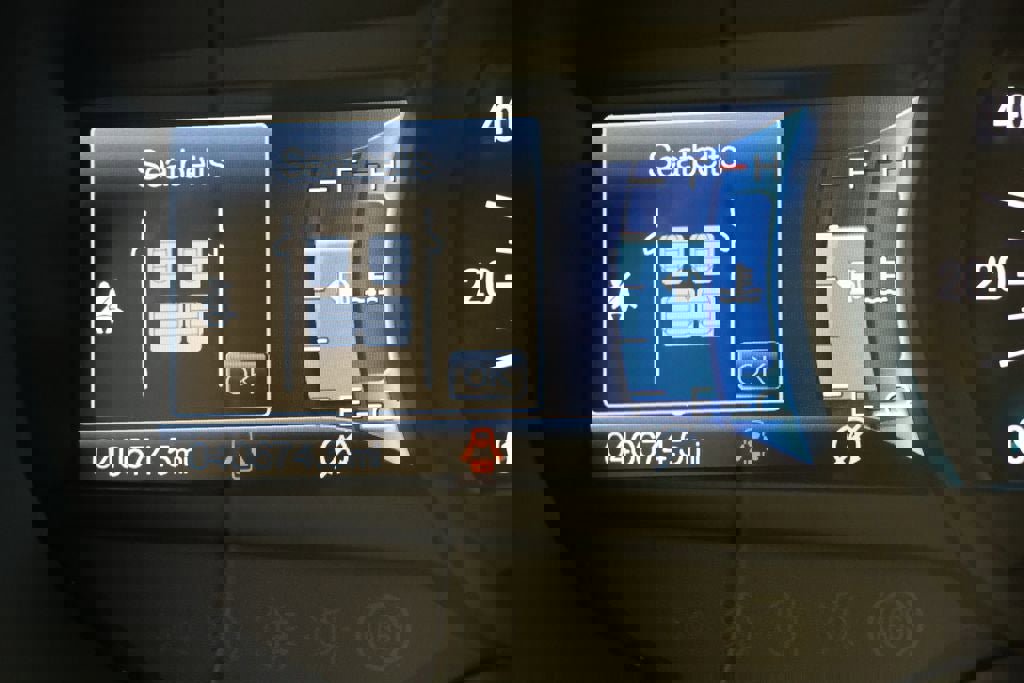 Used 2024 Ford Edge SEL image 18