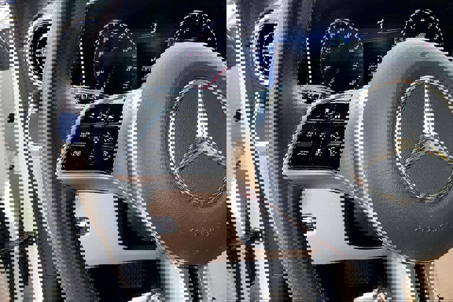 Used 2023 Mercedes-Benz GLC 300 GLC 300 image 18