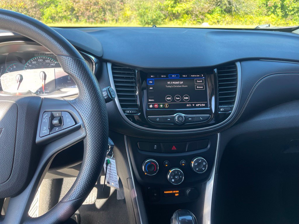 Used 2020 Chevrolet Trax LS FWD image 10