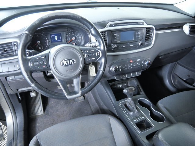 Used 2016 Kia Sorento AWD w/ LX Convenience Package image 3