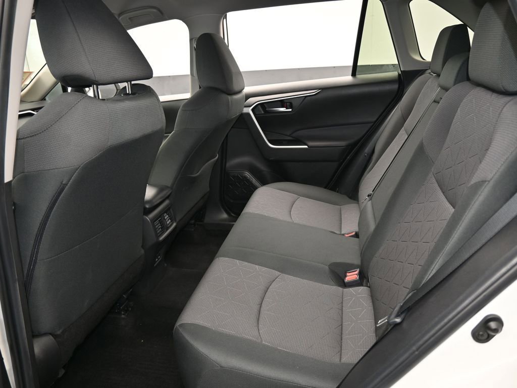 Used 2023 Toyota RAV4 XLE image 33