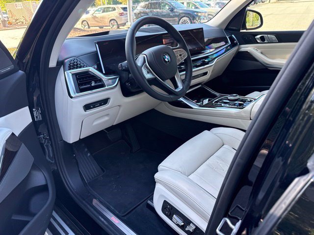 Certified 2026 BMW X7 xDrive40i w/ Executive Package AWD/4WD image 8