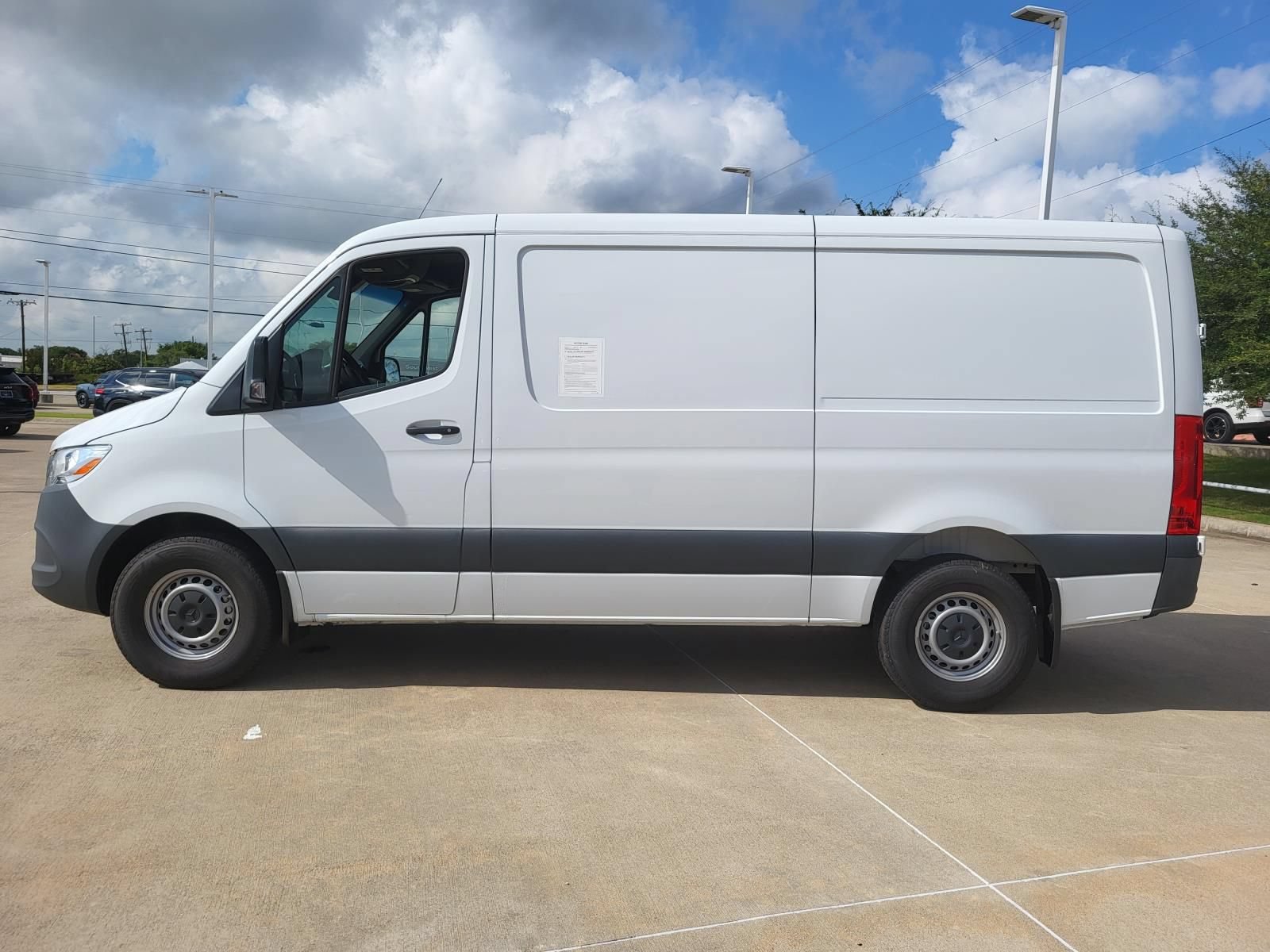 Used 2025 Mercedes-Benz Sprinter 2500 image 7
