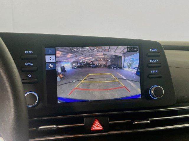 Used 2025 Hyundai Elantra Hybrid FWD image 12