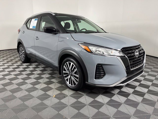 Used 2023 Nissan Kicks SV FWD image 3