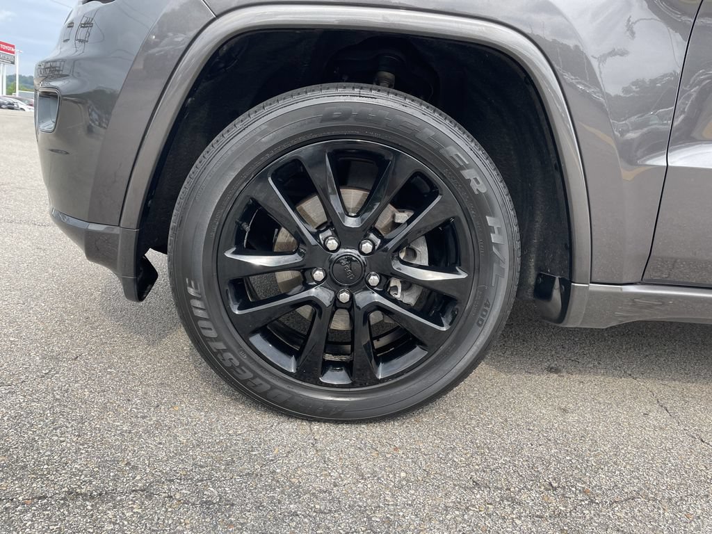 Certified 2020 Jeep Grand Cherokee Altitude AWD/4WD image 9