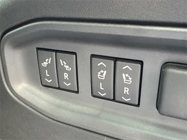 New 2026 Cadillac Vistiq Premium Luxury w/ LPO, Floor Liner Package image 6