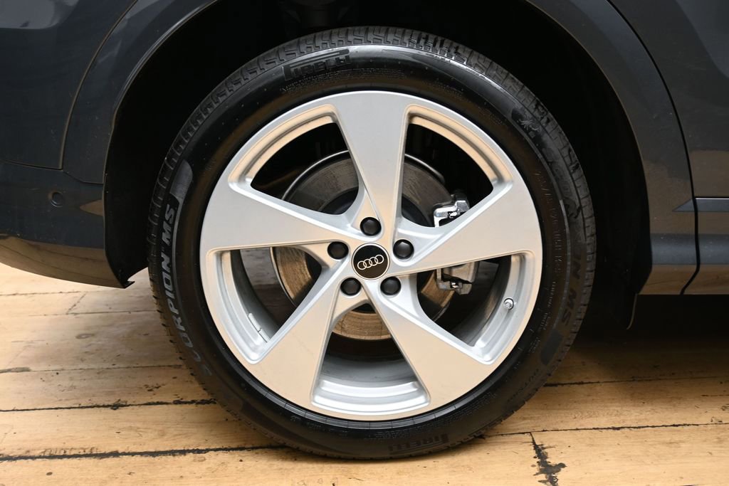Used 2025 Audi Q5 Prestige AWD/4WD image 12